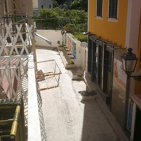 Visitponza - Le Stanze Sul Corso Pensjonat Ponza