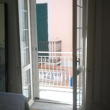 Pensjonat Visitponza - Le Stanze Sul Corso Ponza