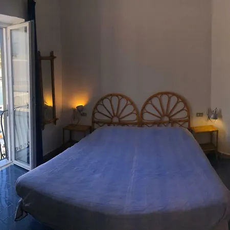 Visitponza - Le Stanze Sul Corso